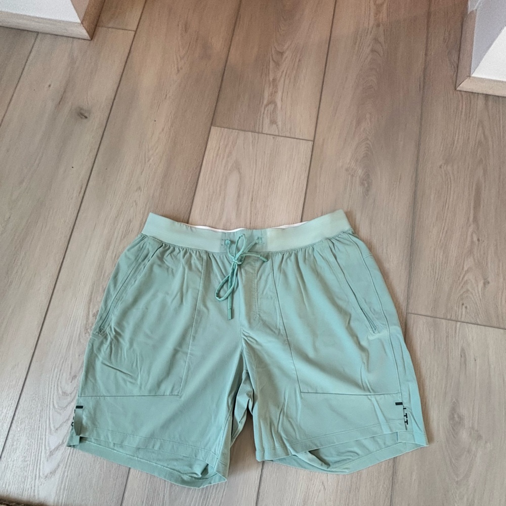 Men’s Light Green Casual Shorts, lululemon, size xl